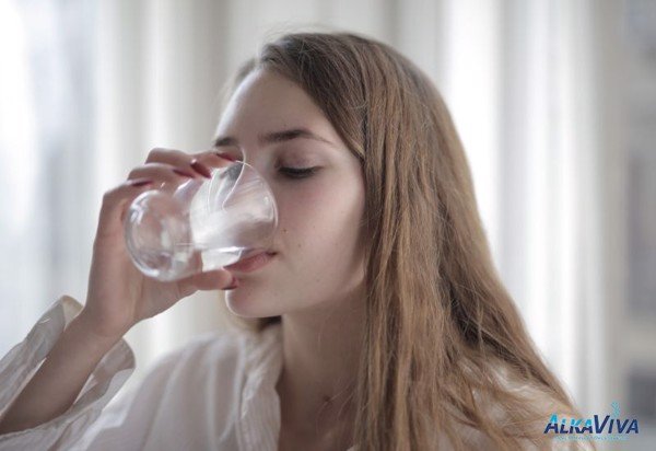 LỢI ÍCH CỦA VIỆC UỐNG NƯỚC ION KIỀM THAY THẾ HOÀN TOÀN NƯỚC LỌC THÔNG THƯỜNG