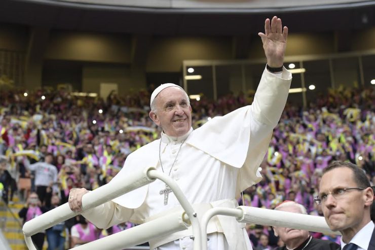 Milan: 78.000 người chào đón Đức Thánh Cha tại sân vận động San Siro, trong không khí của ‘một trận bóng đá’