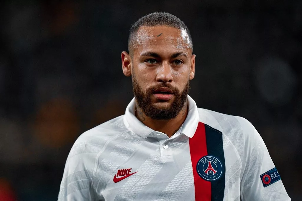 Is Neymar on his way to Barcelona?