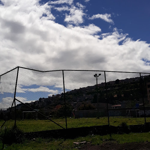 Opiniones de Cancha Capuli 1 en Quito - Campo de fútbol