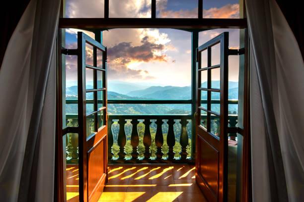Home Window Design: Bay or Bow