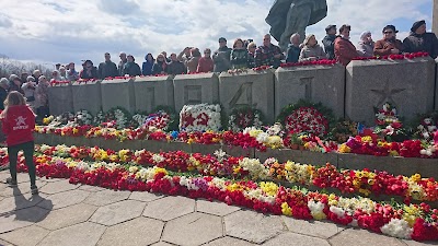 Photos of Victory Memorial to Soviet Army