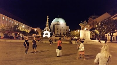 Photos of Holy Trinity Statue
