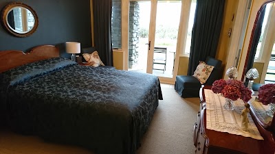 Photos of Collyer House Guest Lodge