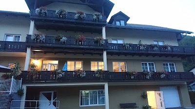 Photos of Gastwirtschaft Hold
