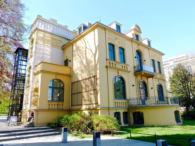 Café in the Schwartz Villa