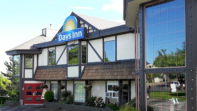 Photos of Days Inn Victoria Uptown