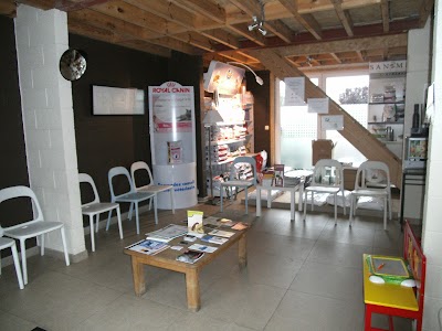 Photos of Centre V&eacute;t&eacute;rinaire Vet & Compagnie &agrave; Andenne Drs TARPATAKI et JOIRET
