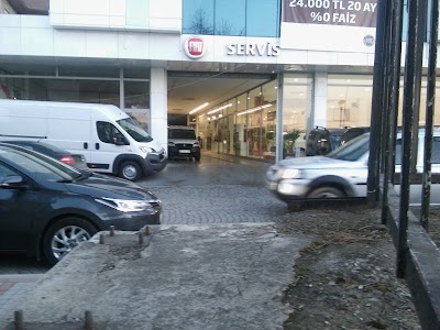 Photos of White Fiat Auto Dealer