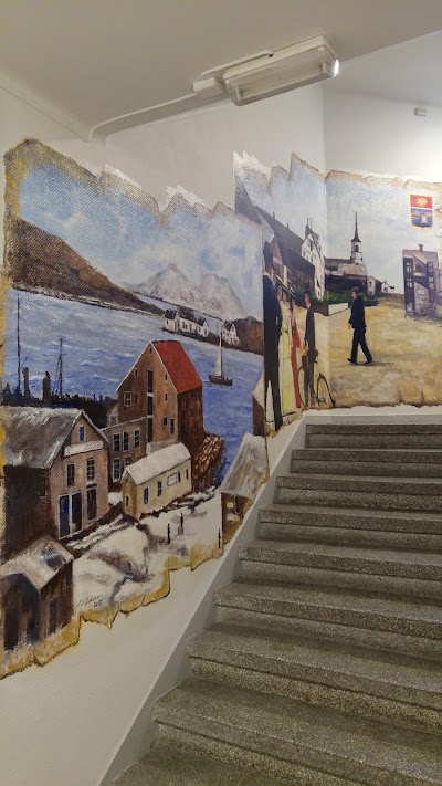 Photos of Kaptein Larsen