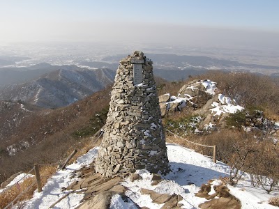 Photos of Sŏngmun-bong