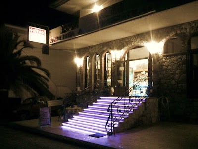 Photos of &Phi;&Omicron;&Upsilon;&Rho;&Nu;&Omicron;&Sigma; &Gamma;&Rho;&Alpha;&Mu;&Mu;&Alpha;&Tau;&Eta;
