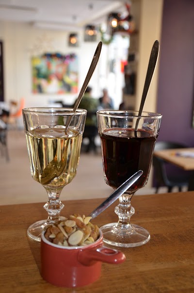 Photos of Caf&eacute; Klein