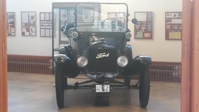 Photos of J&oacute;zsef Attila Museum of Mak&oacute;
