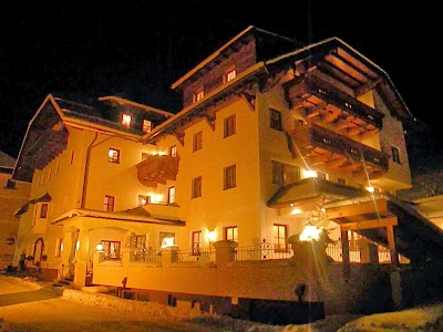 Photos of Der H&uuml;ttenwirt - Ihr Wohlf&uuml;hlhotel am Dorfplatz, 4****Natur-Hotel