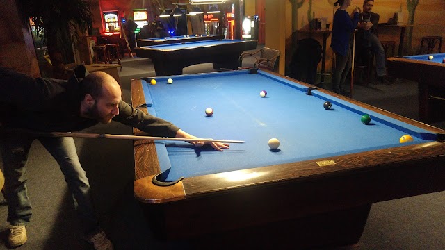 Skyline Bistro-Billard-Center