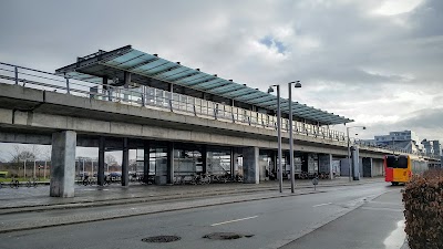 Photos of Bella Center St. (Metro)
