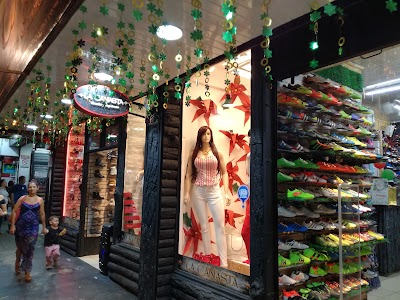 Photos of Tienda y Zapater&iacute;a La Canasta