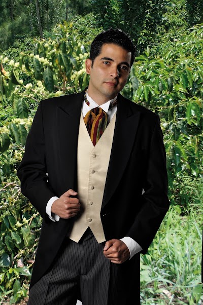 Photos of Tuxedo Impresiona
