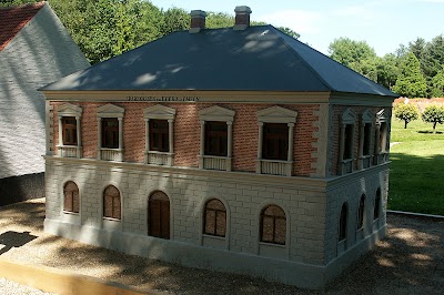 Photos of Varde Miniby