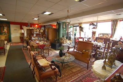 Photos of Adelheid Antiek, Brocante en Curiosa (Groothandel)