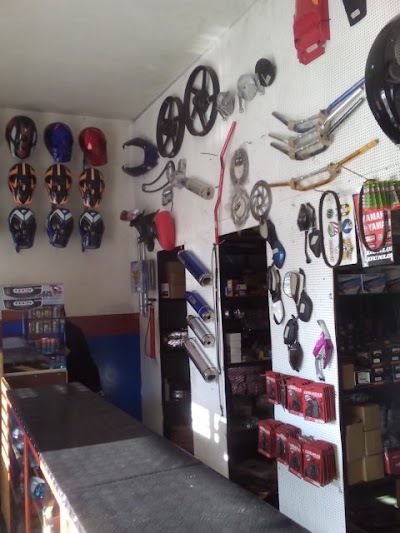 Photos of Moto Repuestos Making