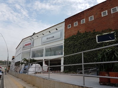 Photos of Mercedes Benz Motoreste