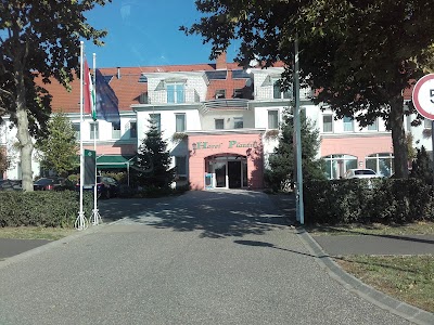 Photos of Plat&aacute;n Hotel