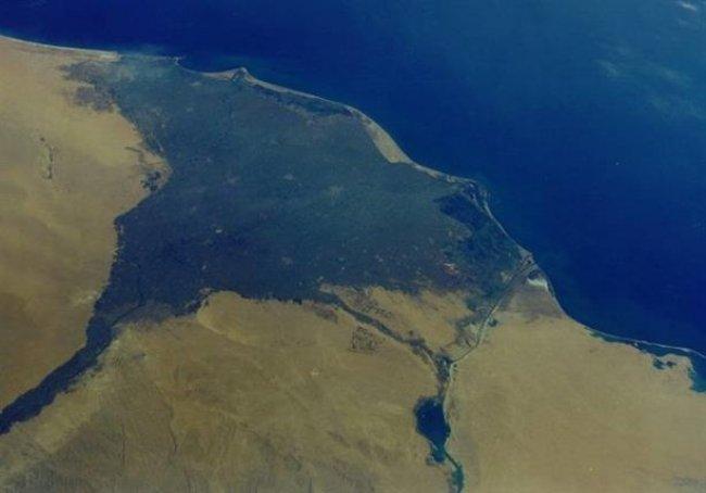 صورة من الفضاء لمنطقة الدلتا المصرية المتاخمة للبحر المتوسط