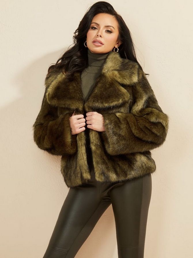 How to wear a faux fur jacket in style 3