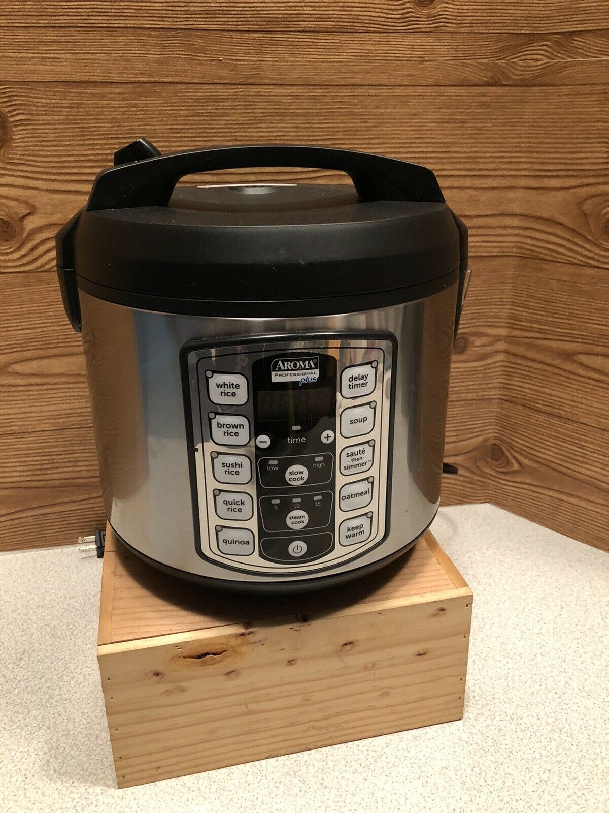 Aroma Housewares Professional Plus ARC-5000SB 20 Cup.Digital Rice Cooker