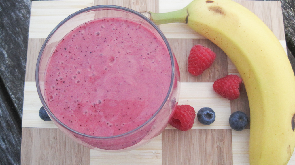 coconut-mixed-berry-smoothie