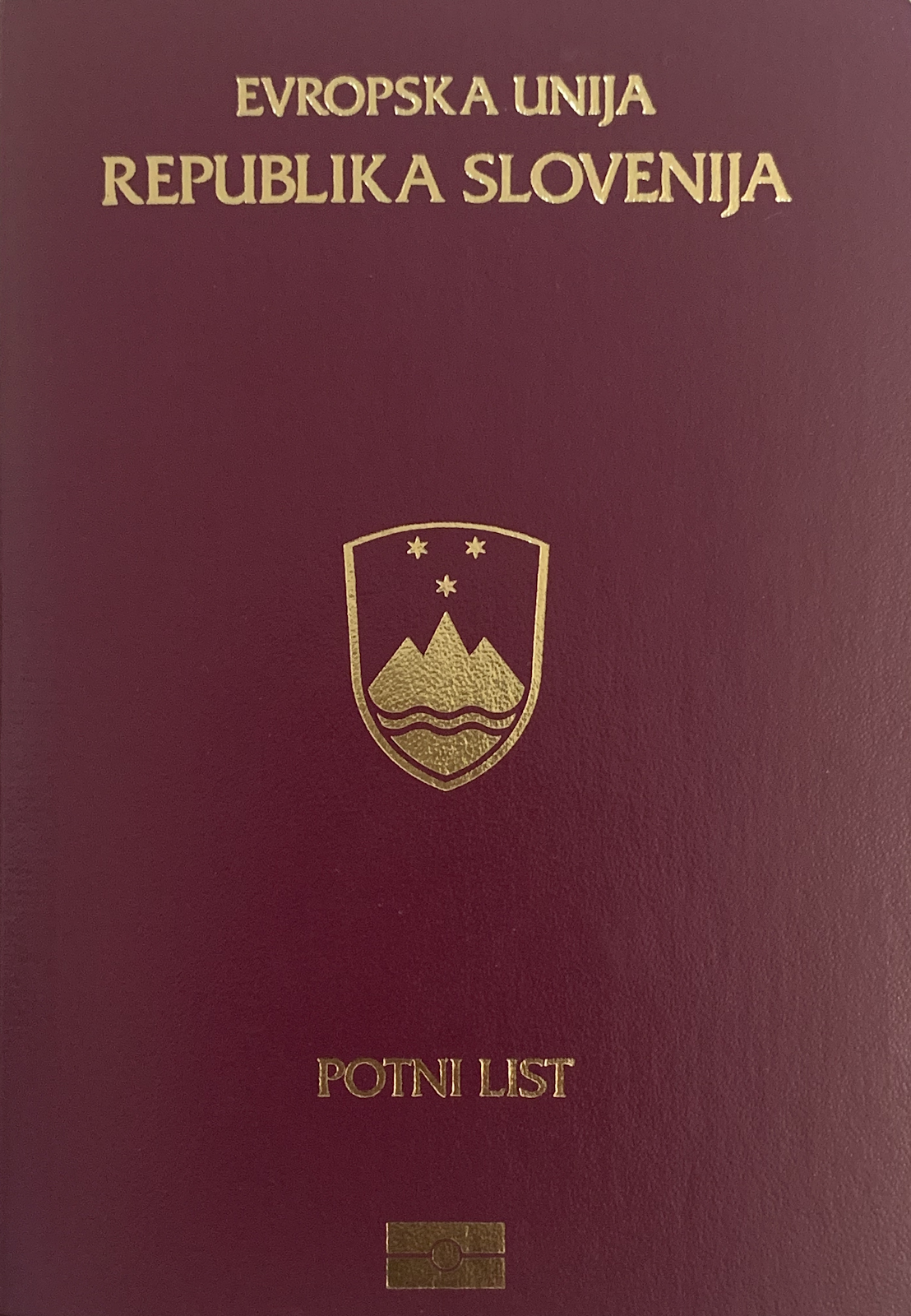 Slovenian passport cover