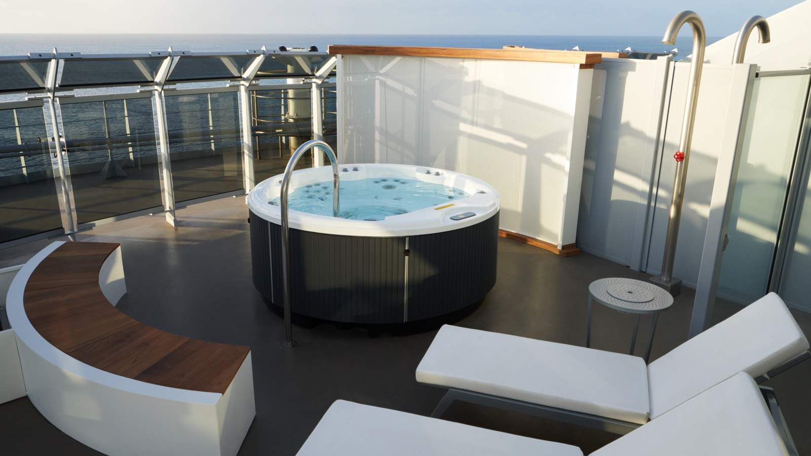 The Massive Suite Terrace Jacuzzi