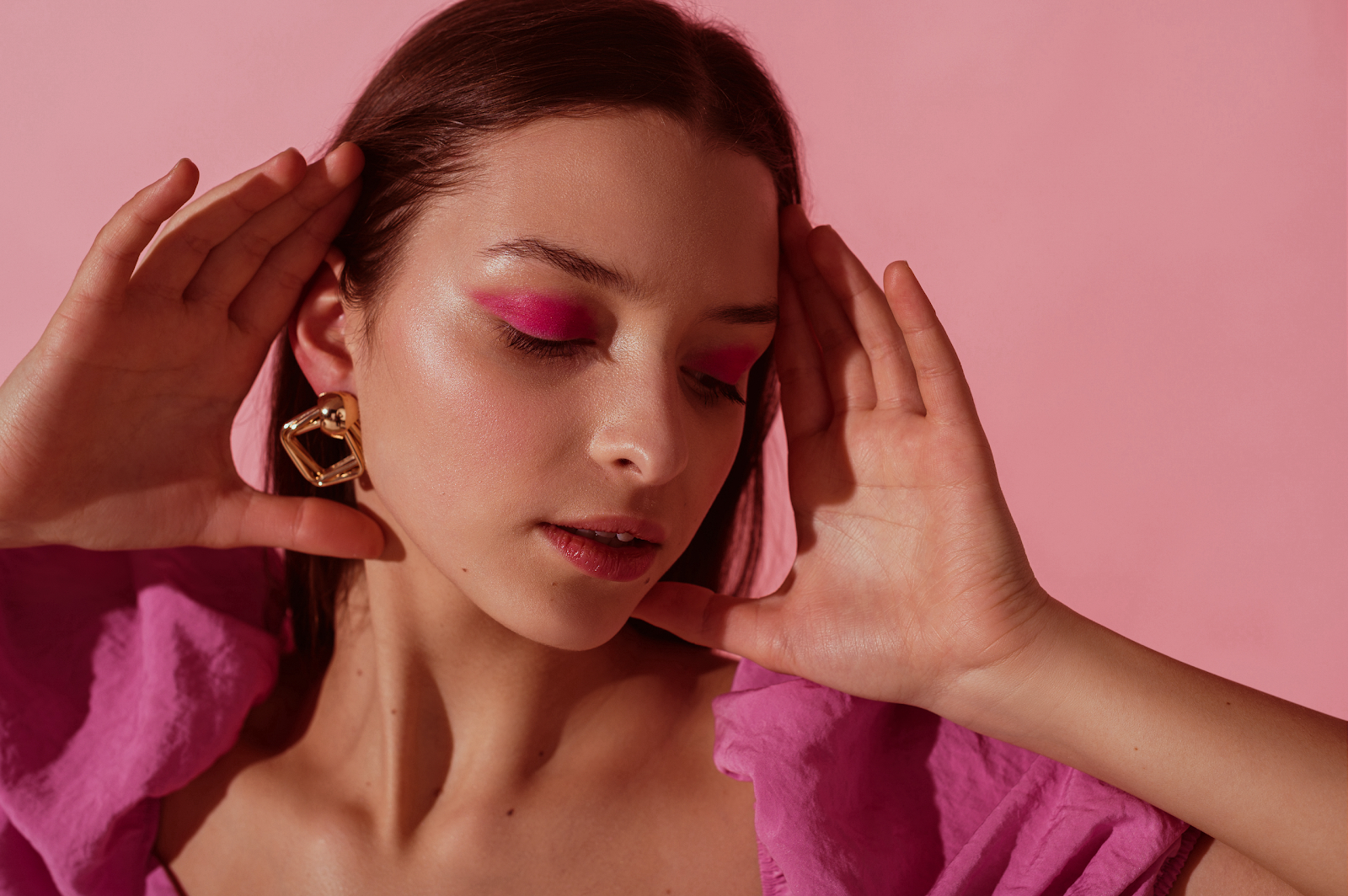 Eyeshadow Looks Using Bright Colors