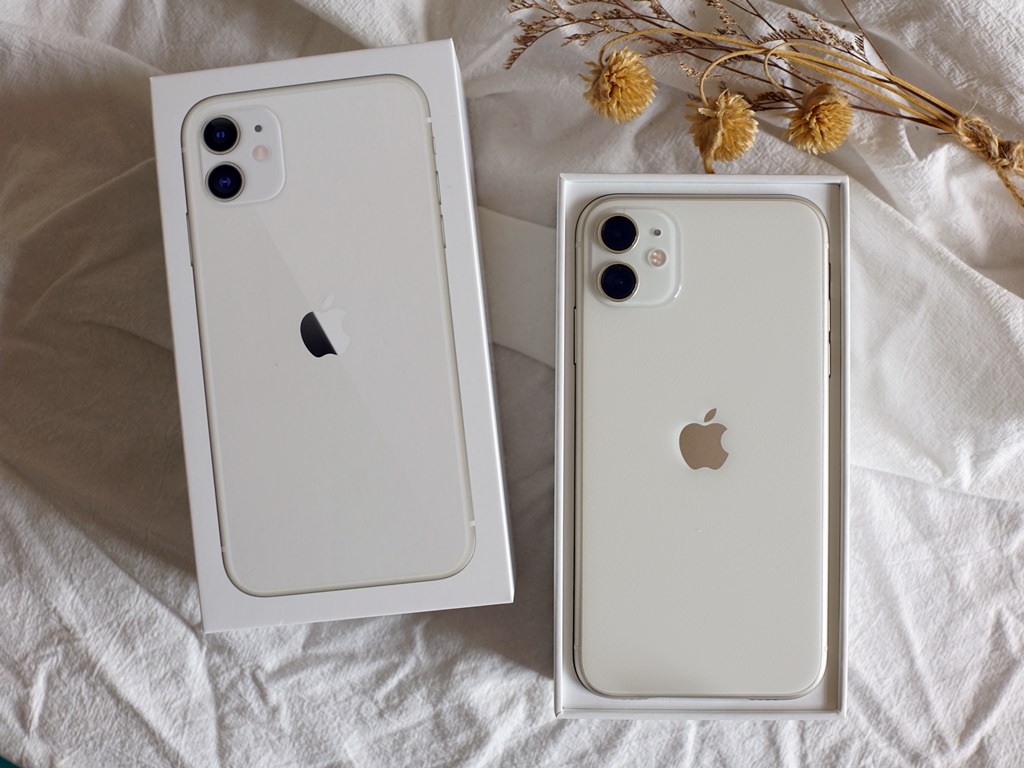 mở hộp iphone 11