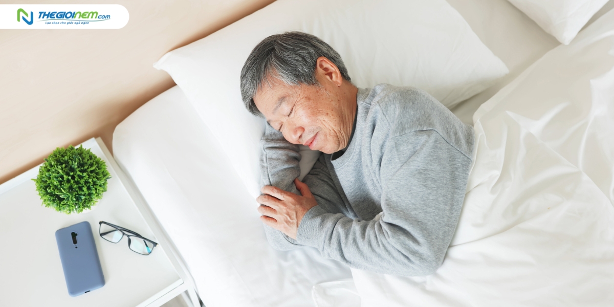 Bí quyết chăm sóc giấc ngủ cho người cao tuổi