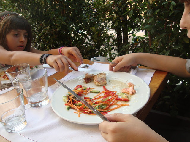 oinos kai skoufos restaurant