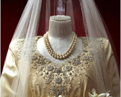 Queen Elizabeth II Wedding Tiara Replica – CrownMasters