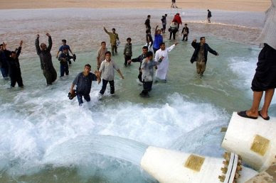 Agua en el desierto de Libia Agua en el desierto de Libia