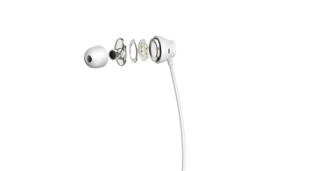 HiResAudio_earphones_White2