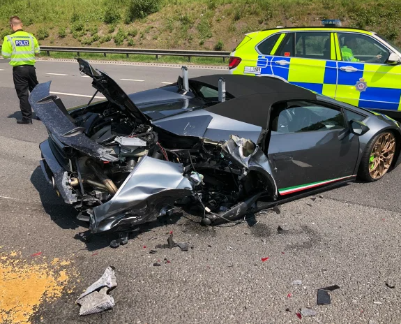 Driver crashes new Â£200,000 Lamborghini just 20 minutes after picking it up from showroom