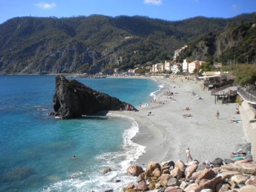 Coastline Trail 36 - Monterosso Beach (awesome)