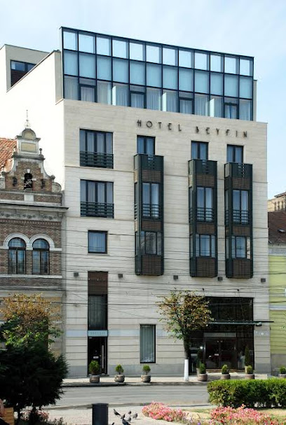 Hotel BeyfinQHCW+C9, Strada Avram Iancu 3, Cluj-Napoca 400098