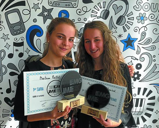 Maitena Paillet y Maitane Arreche obtuvieron sendos primeros premios./