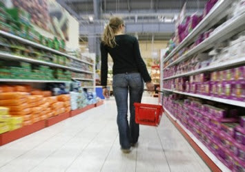 ΙΕΛΚΑ: ΟΚΤΩ ΣΤΟΥΣ ΔΕΚΑ ΚΥΝΗΓΟΥΝ ΕΥΚΑΙΡΙΕΣ ΣΤΑ ΣΟΥΠΕΡΜΑΡΚΕΤ