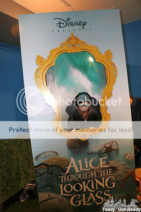 Alice On Queen Kiosk Cat