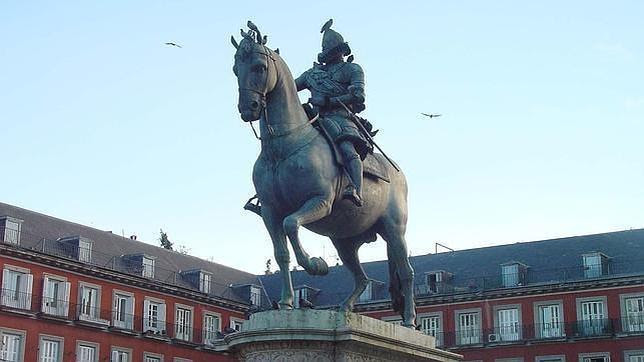 ¿Por qué estaba llena de huesos la estatua ecuestre de la Plaza Mayor? ¿Por qué estaba llena de huesos la estatua ecuestre de la Plaza Mayor?