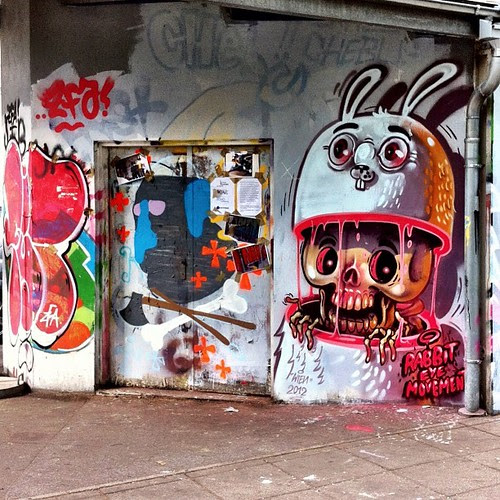 Nychos In da hood #yppenplatz #graffiti #streetart #wall #spray #paint #igersvienna #igersaustria #iphoneartists #iphoneonly #famiglia_vienna #famigliavienna #vienna #instagramersvienna #nychos by famiglia_vienna