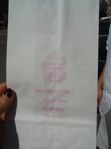 Mon Petit Cupcakes paper bag